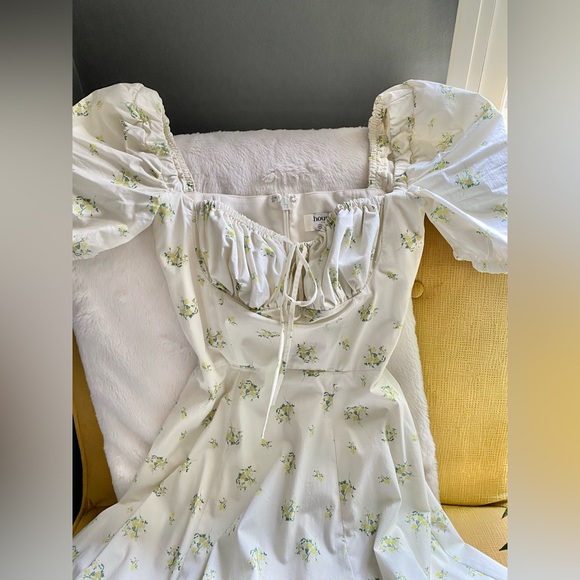 House of CB- TALLULAH 
IVORY FLORAL PUFF SLEEVE MIDI DRESS XS - Picture 11 of 12
